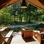 مكان تخييم Bois De St Hilaire *