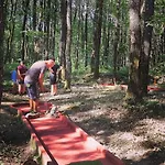 مكان تخييم Bois De St Hilaire Chalandray