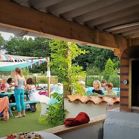 Bois De St Hilaire キャンプ場 Chalandray