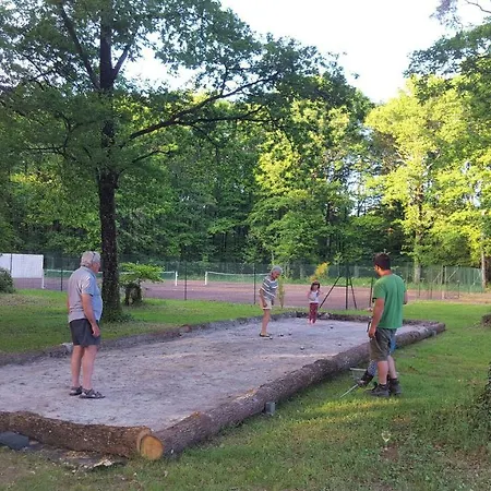 Bois De St Hilaire キャンプ場 Chalandray